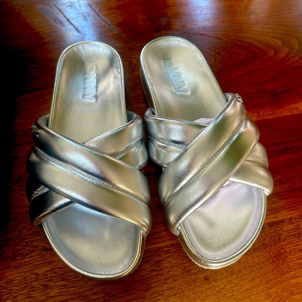 DKNY New in box sandals